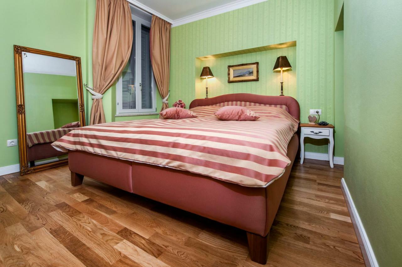 Adriatic Royal Sea View Apartment Rovinj Buitenkant foto